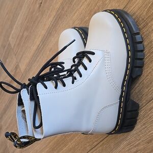 Dr. Martens Womens Audrick Nappa Leather Platform Ankle Boots Size US 6L